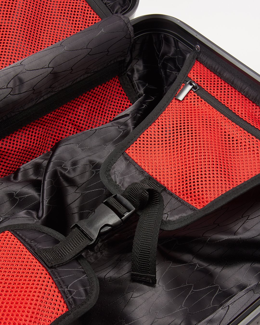 SHARKFLOWER 21.5” CARRY-ON SHARKNAUTICS LUGGAGE
